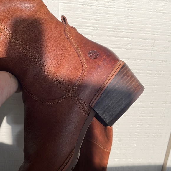 SOLD // Timberland brown leather boots - Picture 4 of 9